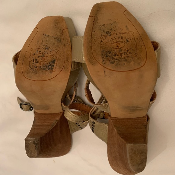 Lucky Brand Gold Wedge Pumps - Picture 5 of 7